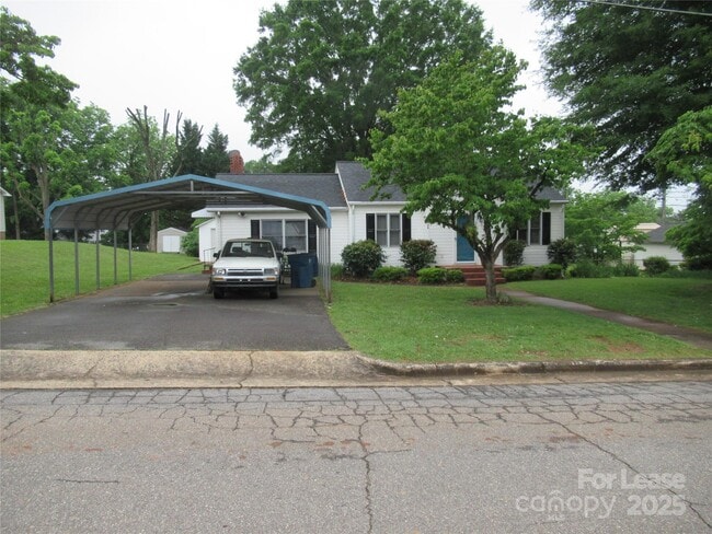 property at 106 E Klutz St