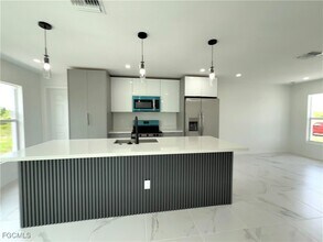 206 Pembroke St in Lehigh Acres, FL - Building Photo - Building Photo