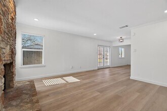 8400 Seminary Ridge Dr in Austin, TX - Building Photo - Building Photo