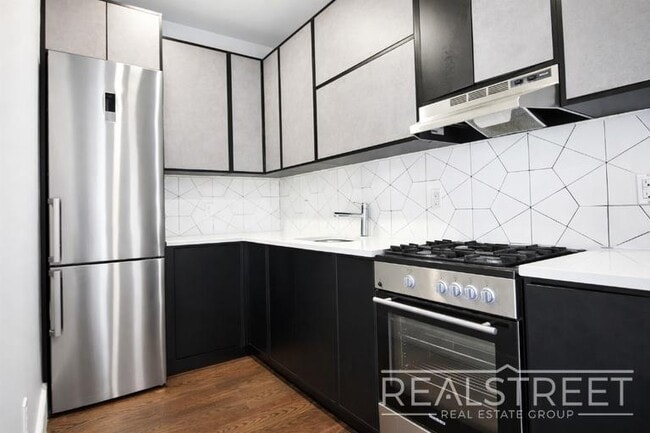 Luxury 2 BR in Bushwick with Balcony & Roof Deck!, Unit 3F