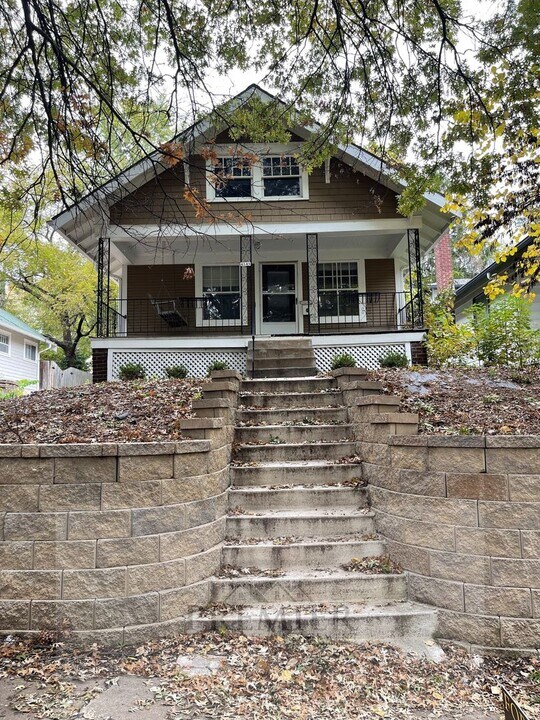 4545 Fairmount Ave in Kansas City, MO - Building Photo