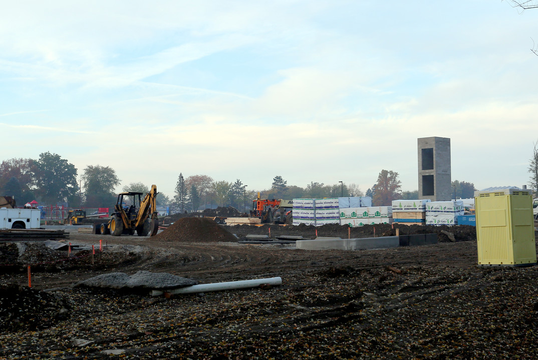 Stone Ridge Village in Louisville, OH - Building Photo