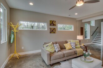 1040 Zophi St in Nashville, TN - Building Photo - Building Photo