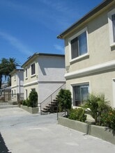 94th Street Apartments in Los Angeles, CA - Building Photo - Building Photo