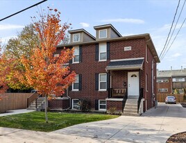 3342 Bloomfield Rd in Windsor, ON - Building Photo