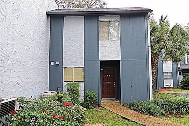 property at 2949 Shamrock St N
