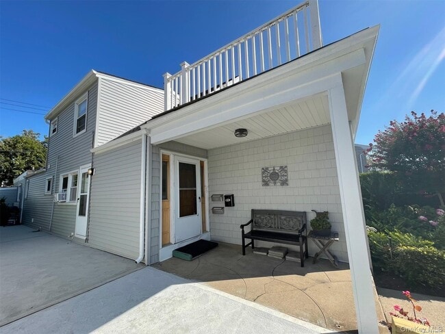 845 E Walnut St in Long Beach, NY - Building Photo - Building Photo