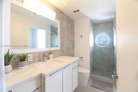 130 Ocean Dr, Unit 6L in Miami Beach, FL - Building Photo - Building Photo