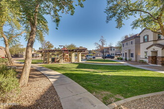 14219 W Country Gables Dr in Surprise, AZ - Building Photo - Building Photo