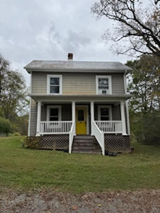 470 Ebenezer Cir in Lexington, VA - Building Photo