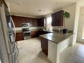 3238 Vincinato Dr in Sparks, NV - Foto de edificio - Building Photo