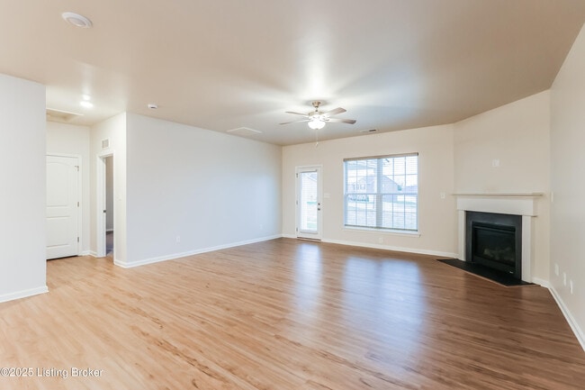 11900 Parkside Vista Ln in Louisville, KY - Building Photo - Building Photo