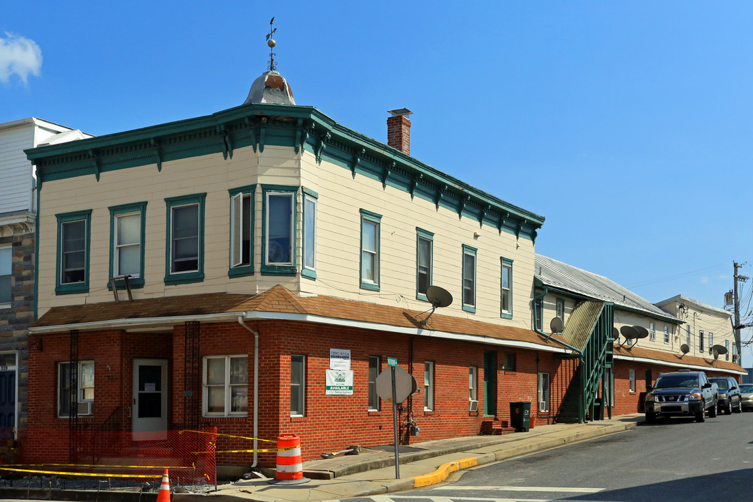 321 W Main St in Emmitsburg, MD - Building Photo