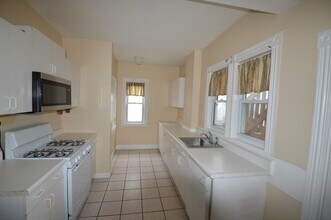 3 Washburn Ter, Unit 3 in Brookline, MA - Building Photo - Building Photo