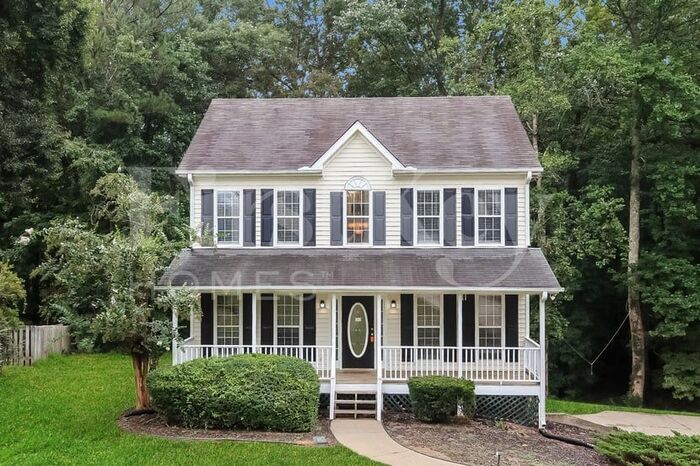 800 Oxford Dr in Canton, GA - Foto de edificio