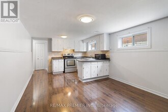 7872 Martin Grove Rd in Vaughan, ON - Building Photo - Building Photo