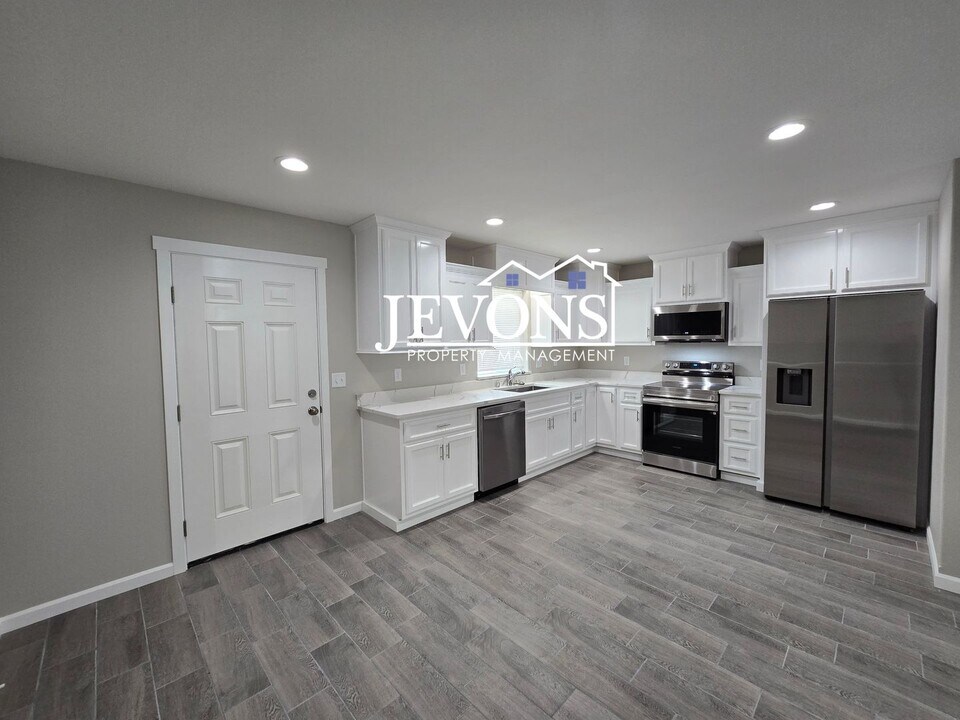 1604 Rock Ave in Yakima, WA - Building Photo
