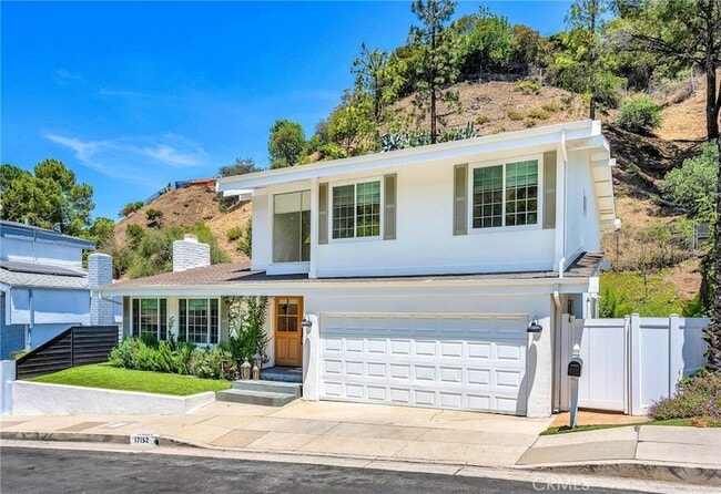 17152 Escalon Dr in Los Angeles, CA - Building Photo - Building Photo