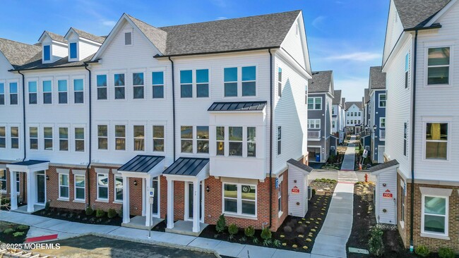 property at 75 Driftwood Cir