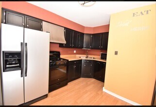 261 N Gregory St in Aurora, IL - Building Photo - Building Photo