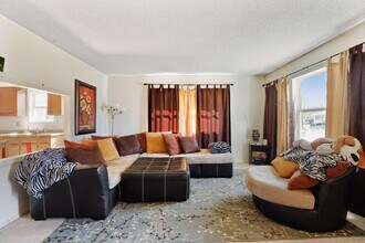 1209 8th Ave S, Unit 1211 in South St. Paul, MN - Building Photo - Building Photo