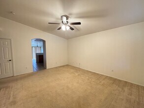 2416 W Valley Vista in Rosamond, CA - Building Photo - Building Photo