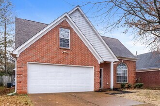 1012 Spanish Trail Ln in Cordova, TN - Building Photo - Building Photo