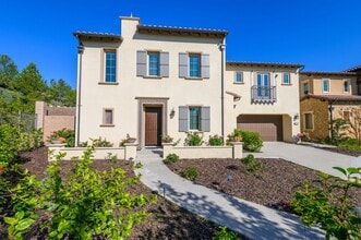 51 Diamond Flats in Irvine, CA - Building Photo - Building Photo