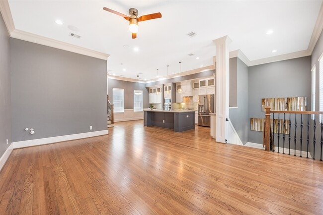 property at 212 W 6th St