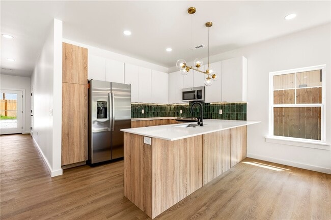 property at 949 SE 10th St