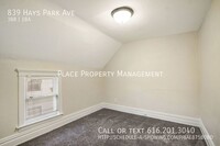 839 Hays Park Ave photo'