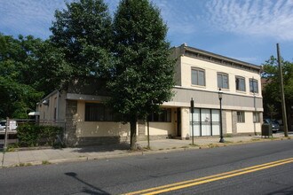 273 Shrewsbury Ave in Red Bank, NJ - Building Photo - Building Photo