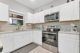 424 NE 4th Ave in Florida City, FL - Building Photo - Building Photo