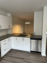 Huronia Village in Barrie, ON - Building Photo - Building Photo