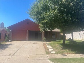 1267 Cleardale Dr in Dallas, TX - Building Photo - Building Photo