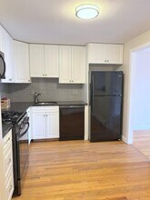 276 Broadway, Unit 2 in Arlington, MA - Building Photo - Building Photo
