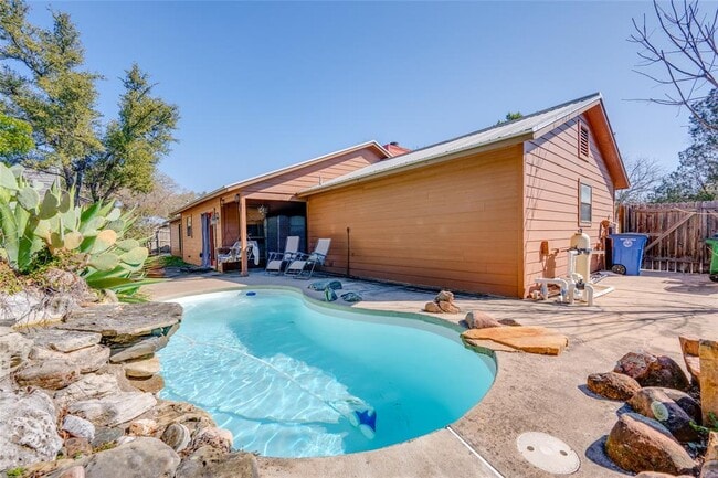 property at 6936 Chinook Dr