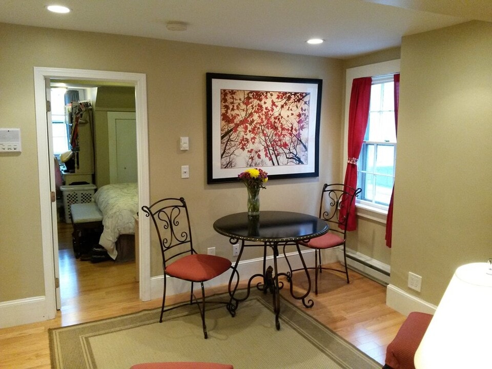 10 Derne St, Unit 5 in Boston, MA - Building Photo