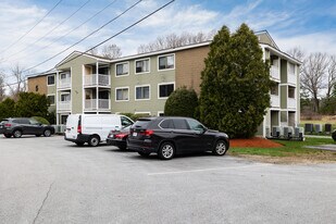 Bridgeview Park Apartments in Tyngsboro, MA - Building Photo