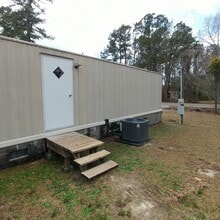110 Poston Dr in Swansboro, NC - Building Photo - Building Photo