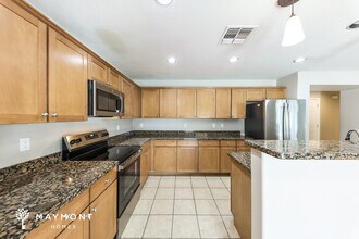 18417 W Westfall Way in Surprise, AZ - Building Photo - Building Photo