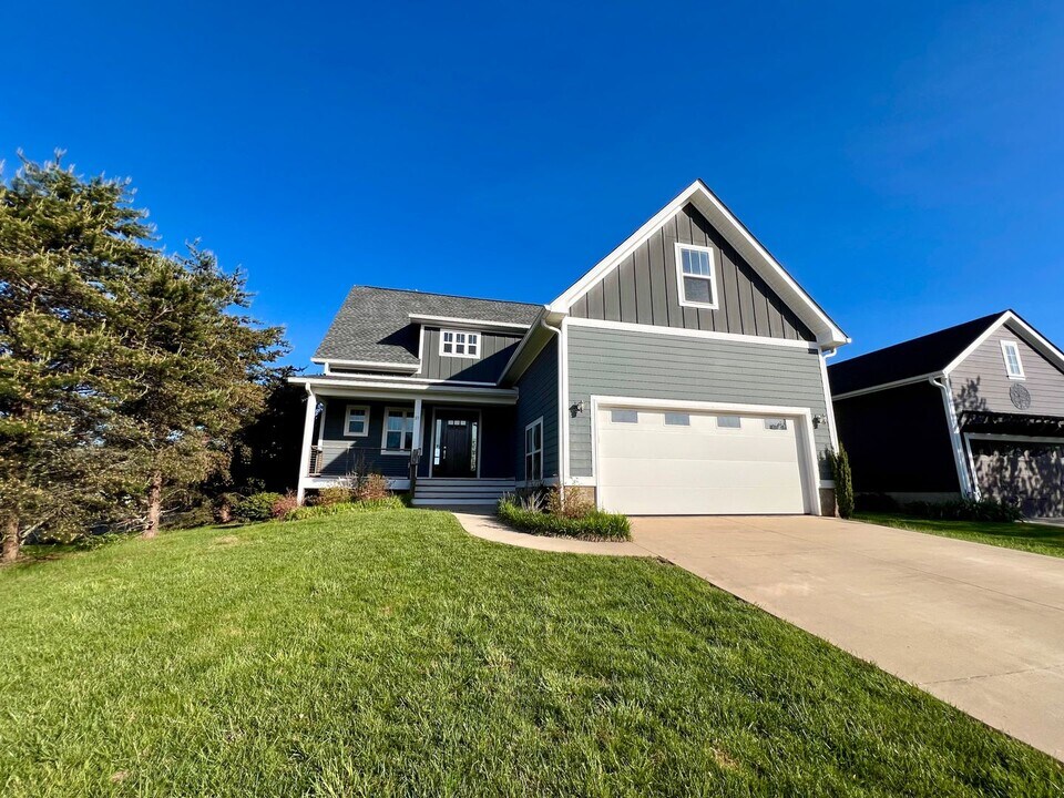 83 Rose Creek Rd in Leicester, NC - Building Photo