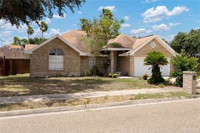 property at 13 E Xenops Ave