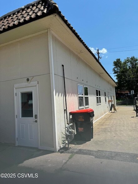 17 Bound Ave in Milton, PA - Building Photo - Building Photo