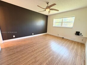 8826 W McNab Rd in Tamarac, FL - Building Photo - Building Photo