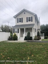 497 Sycamore Ave in Shrewsbury, NJ - Building Photo - Building Photo