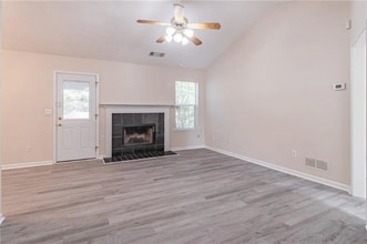 1190 Mercury Dr SE in Lawrenceville, GA - Foto de edificio - Building Photo