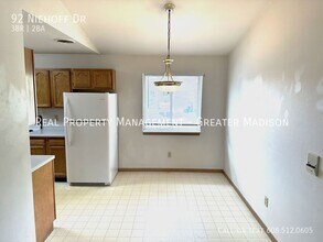 92 Niehoff Dr in Fall River, WI - Building Photo - Building Photo