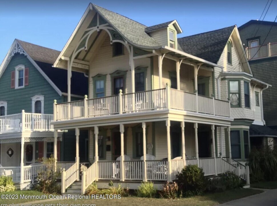 17 Surf Ave in Ocean Grove, NJ - Building Photo