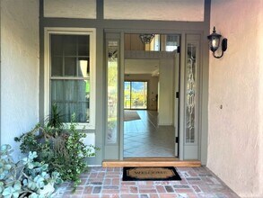 13025 Pomard Way in Poway, CA - Building Photo - Building Photo